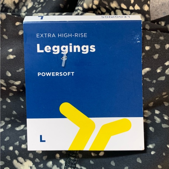 ✨HOST PICK✨ Old Navy printed activewear leggings sz L - Picture 6 of 8